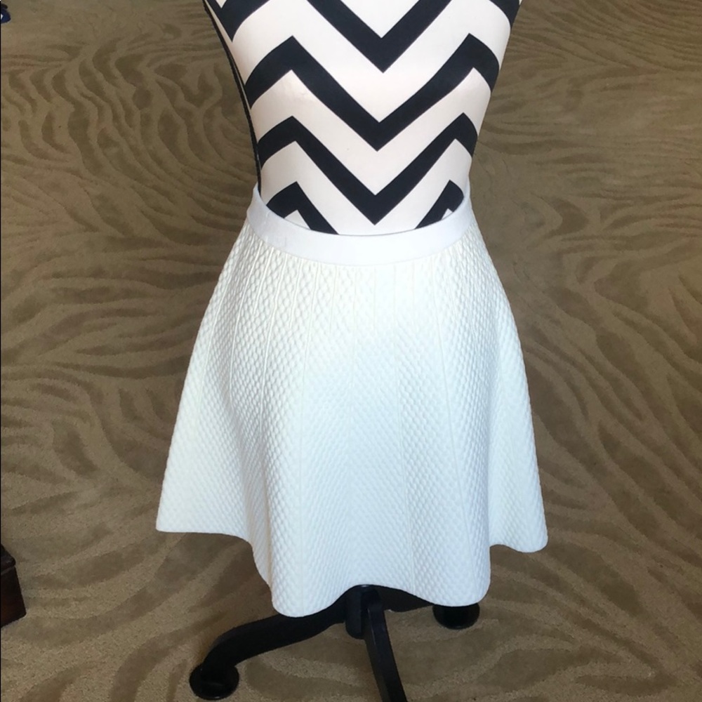 RACHEL Rachel Roy cream skirt. XL